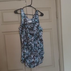 Gorgeous tank with neck detail